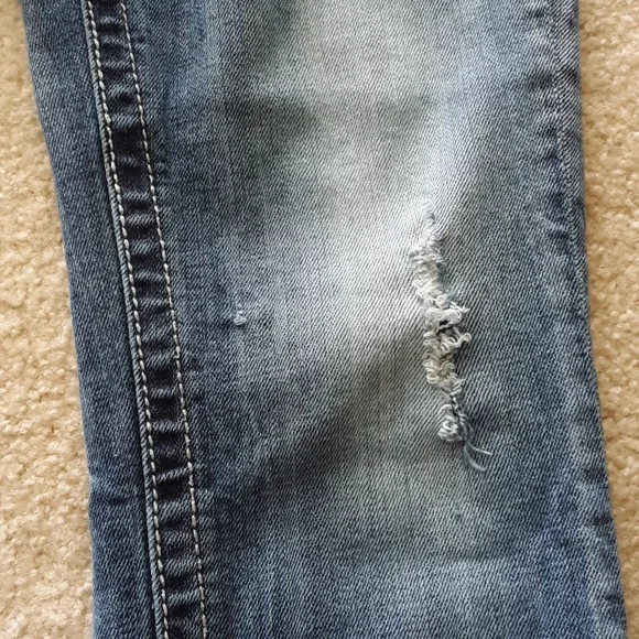 Miss Me Capri - Picture 12 of 13